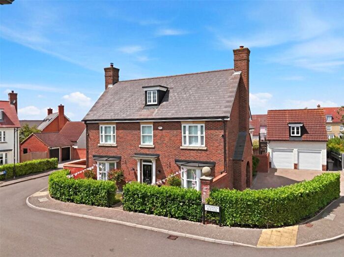 4 Bedroom Detached House For Sale In Standen Avenue, South Woodham Ferrers, Chelmsford, Essex, CM3
