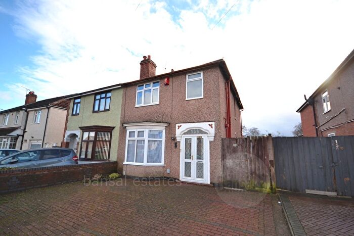 3 Bedroom Semi Detached House For Sale In Blackberry Lane, Wyken, CV2