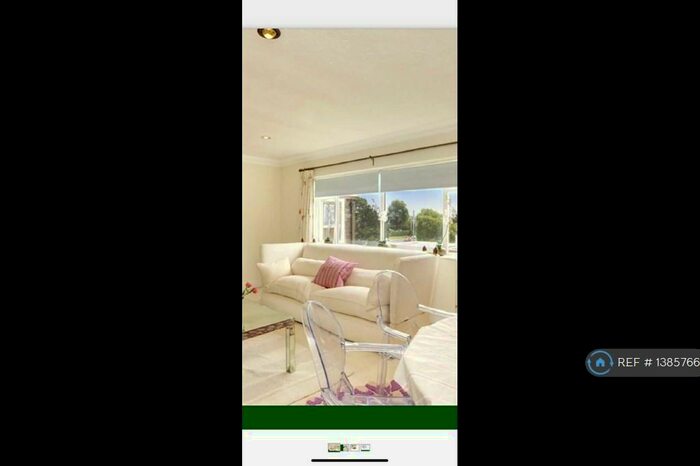 3 Bedroom Flat To Rent In Dyke Road Avenue, Hove, BN3