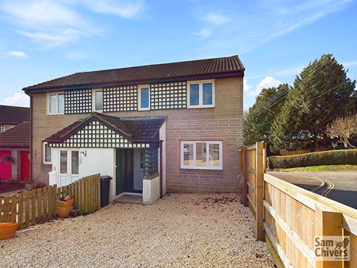 3 Bedroom Semi-Detached House For Sale In Abbey View, Radstock, BA3