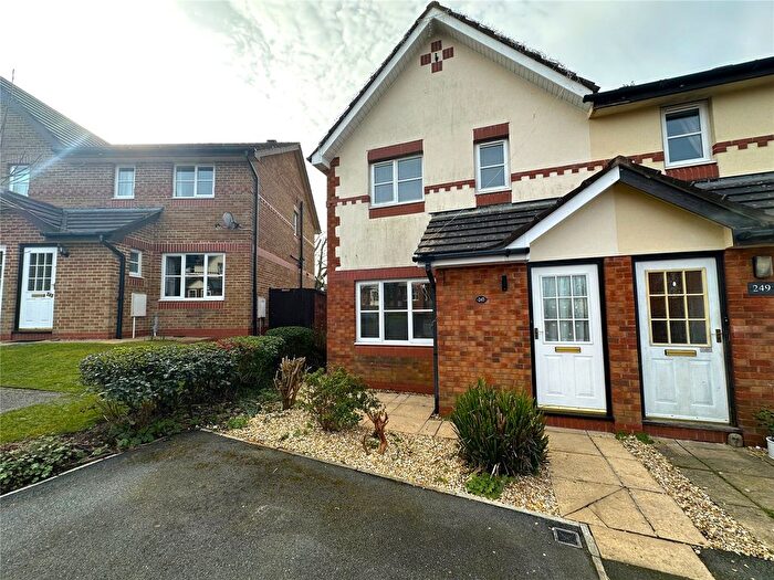 3 Bedroom Semi-Detached House To Rent In Manor View, Par, PL24