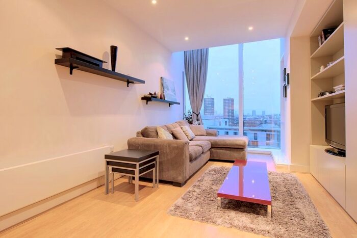 1 Bedroom Flat To Rent In Empire Square West, Empire Square, London, SE1