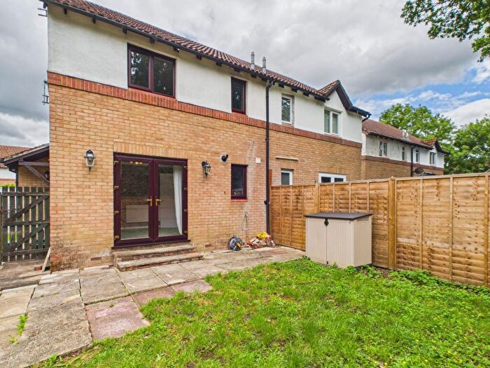 1 Bedroom Terraced House For Sale In Crookham Close, Tadley, RG26