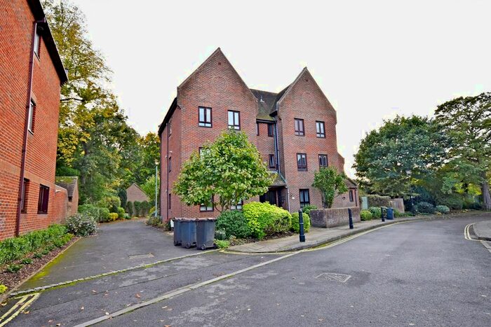 2 Bedroom Flat To Rent In The Parchment, Havant, PO9