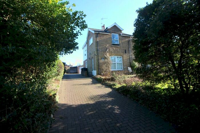 1 Bedroom Flat To Rent In Barrells Down Road, Bishop's Stortford, Hertfordshire, CM23