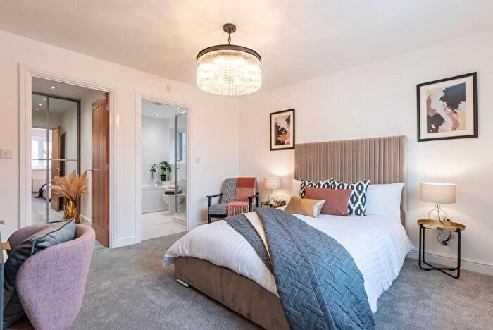 5 Bedroom Detached House For Sale In Field Farm, Stapleford, Stapleford, NG9