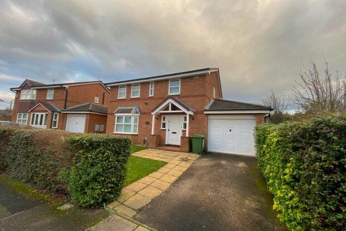 4 Bedroom Detached House To Rent In Flatt Lane, Prenton, CH43