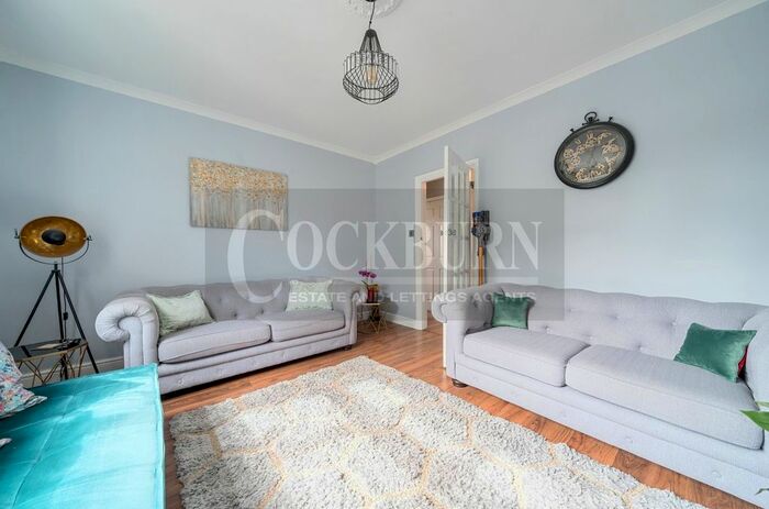 3 Bedroom Semi-Detached House To Rent In Leafy Oak Road, London, SE12
