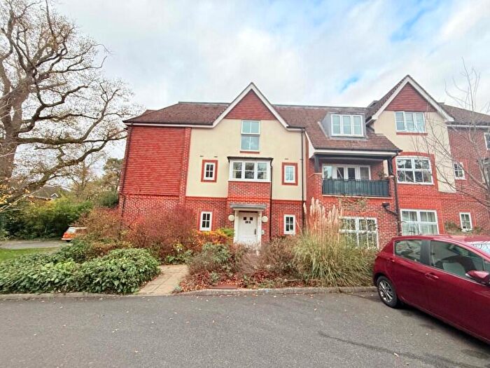 2 Bedroom Apartment To Rent In Camberley, GU15