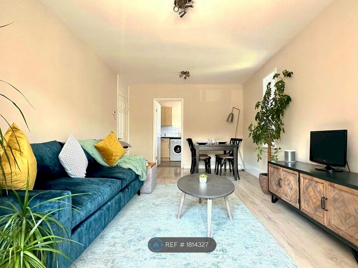 1 Bedroom Flat To Rent In London, London, SE18