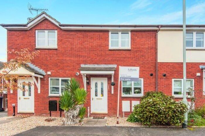 2 Bedroom Flat To Rent In Castle Mount, Exeter EX4