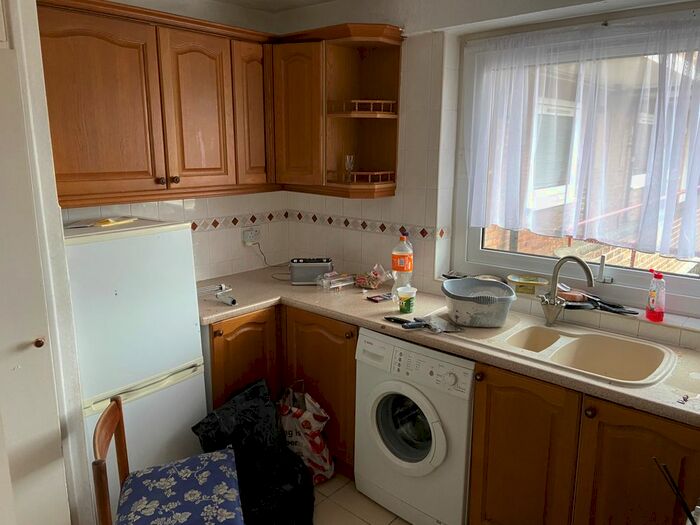 2 Bedroom Flat To Rent In Remington Road, London N15