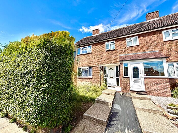 3 Bedroom Semi-Detached House To Rent In Sanger Avenue, Chessington, Surrey., KT9