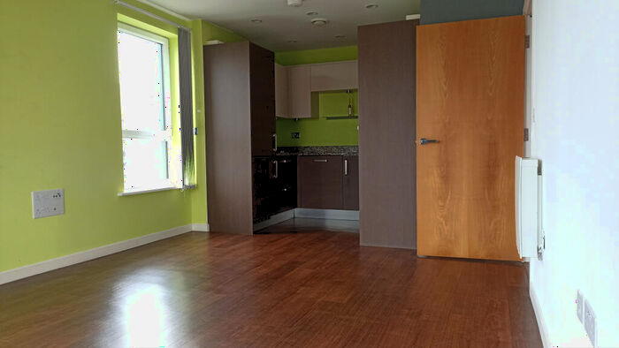 2 Bedroom Flat To Rent In The Boathouse, Ocean Drive, Gillingham, Kent, ME7