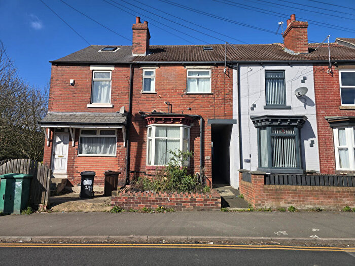 3 Bedroom End Of Terrace House For Sale In Bellhouse Road, Sheffield, South Yorkshire, S5