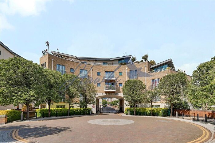 1 Bedroom Flat For Sale In Jessops Wharf, Tallow Road, The Island, TW8