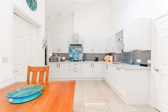 3 Bedroom Detached Bungalow For Sale In Pond Hill, Cliffe, Rochester, Kent, ME3