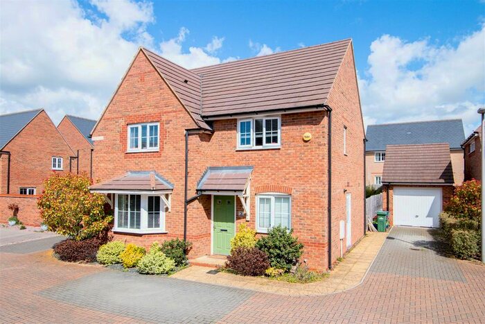 4 Bedroom Detached House To Rent In Ark Royal, Brooklands, Milton Keynes, MK10
