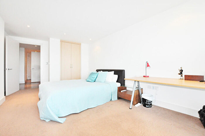 2 Bedroom Apartment To Rent In Crews Street, London, E14