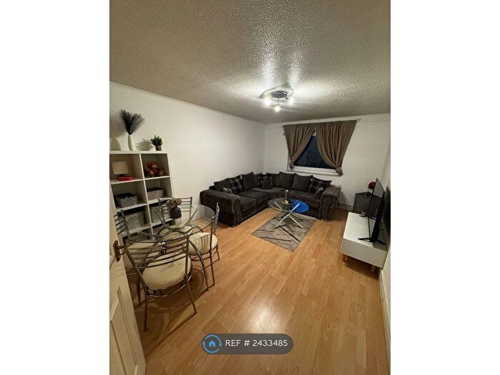 1 Bedroom Flat To Rent In Mountbatten House, Birmingham, B16