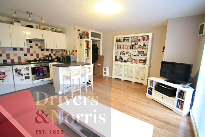 1 Bedroom Apartment To Rent In Sturmer Way, Islington, London, N7