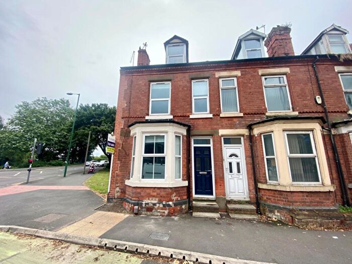 3 Bedroom House To Rent In Castle Boulevard, Nottingham, NG7