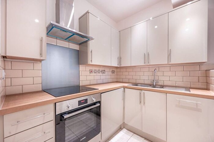 2 Bedroom Flat For Sale In Holland Park Avenue, Holland Park, London, W11