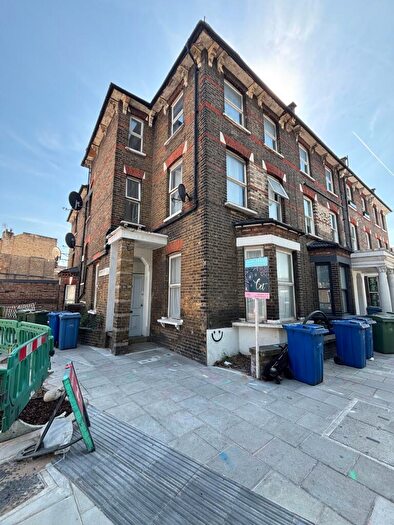 Flat To Rent In Grove Vale Dulwich, SE22