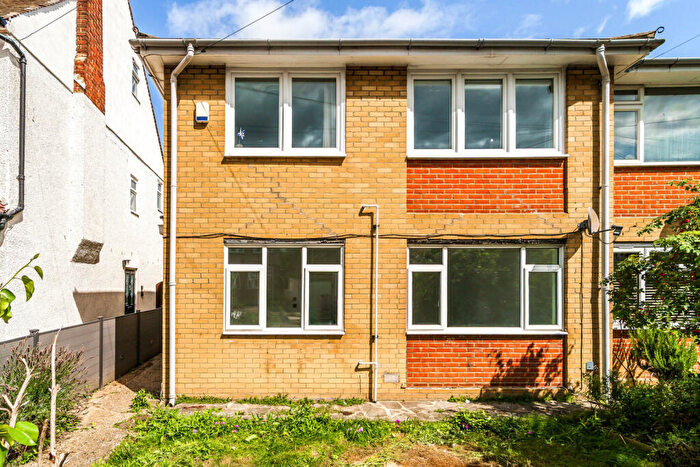 2 Bedroom Maisonette For Sale In Florence Avenue, Morden, SM4