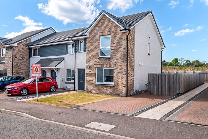 3 Bedroom End Of Terrace House For Sale In Ballumbie Rise Gardens, Dundee, DD4