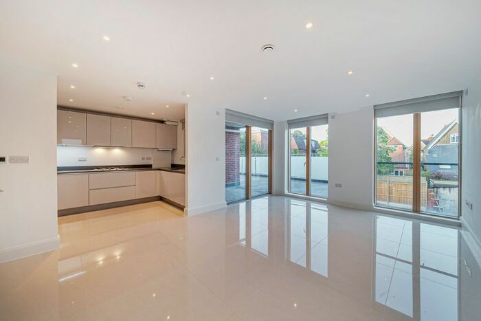 2 Bedroom Flat To Rent In Cranbrook Road, Wimbledon, London, SW19