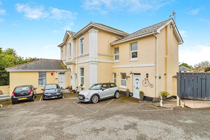 2 Bedroom Flat For Sale In Sunbury Hill, Torquay, TQ1
