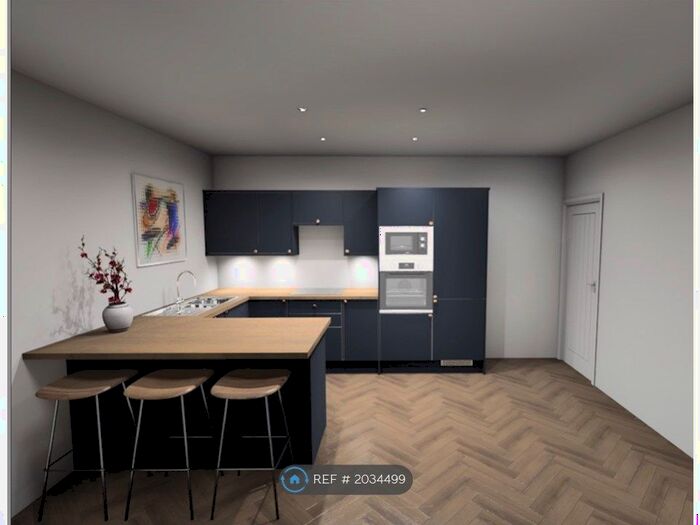 2 Bedroom Flat To Rent In Silver Birch Apartments, Exmouth, EX8