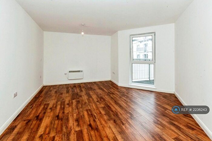 1 Bedroom Flat To Rent In Lyons Way, Slough, SL2