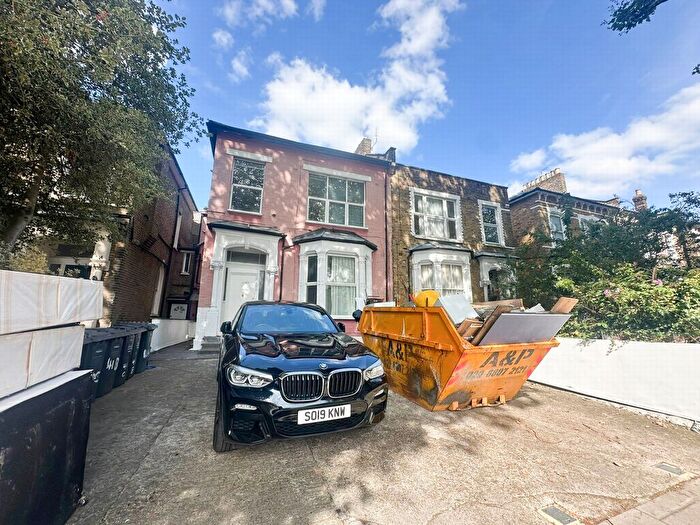 5 Bedroom Flat To Rent In Cazenove Road, London, N16