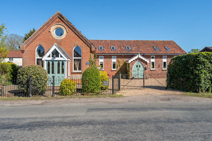 5 Bedroom Detached House For Sale In New Road, Norwich, NR16