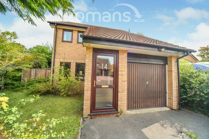 3 Bedroom Detached House To Rent In Hutton Close, Earley, RG6