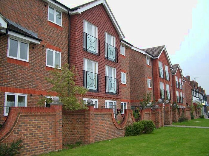 1 Bedroom Flat To Rent In Yeend Close, West Molesey, KT8
