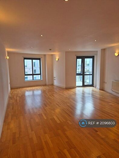 1 Bedroom Flat To Rent In Manchester, Manchester, M15