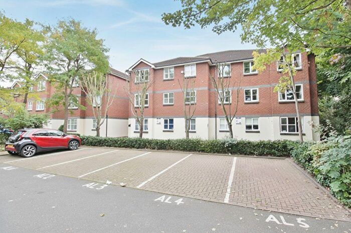 2 Bedroom Flat To Rent In Alcott House, Malting Way, Isleworth, TW7
