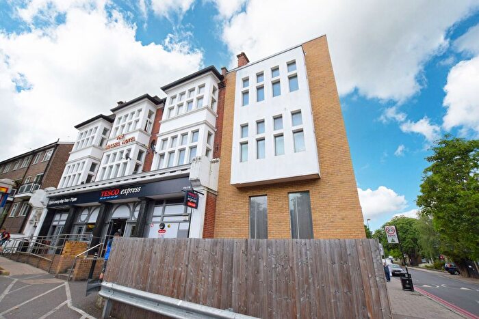 1 Bedroom Flat To Rent In Brixton Road, Stockwell, London, SW9