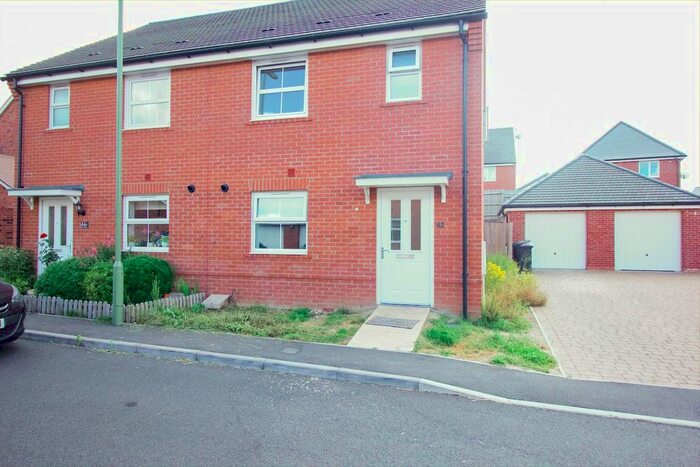 3 Bedroom Semi-Detached House To Rent In Fleece Close, Hampshire, SP11