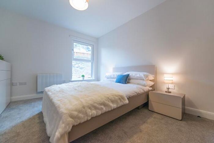 2 Bedroom Apartment To Rent In St. Johns Road, Leeds, West Yorkshire, LS3