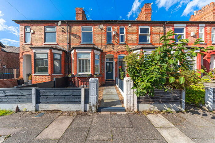 4 Bedroom Terraced House For Sale In Moorfield Grove, Sale, M33