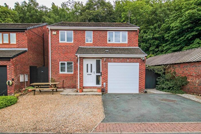 3 Bedroom Detached House For Sale In Crown Street, Scissett, Huddersfield, HD8