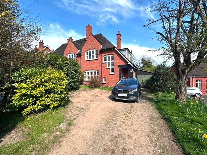 3 Bedroom Semi-Detached House To Rent In Linden Road, Bournville, Birmingham, B30