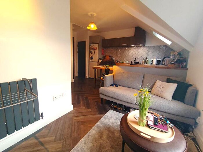 1 Bedroom Flat To Rent In Miskin Street, Second Floor, Cathays, Cardiff, CF24