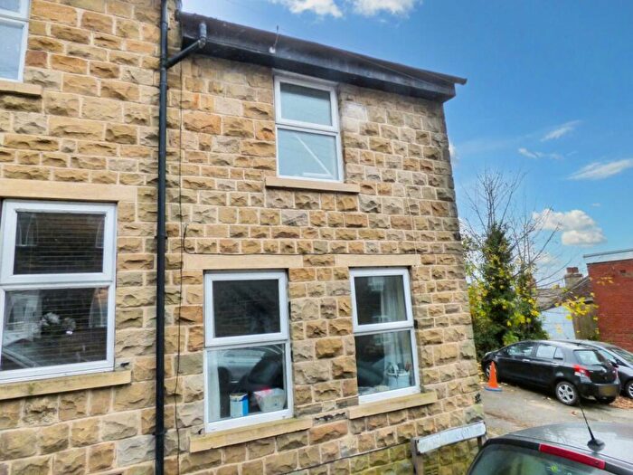 2 Bedroom Town House To Rent In Castle Court, Skipton, BD23