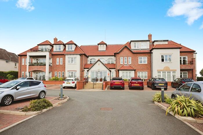 2 Bedroom Flat For Sale In Banbury Road, Stratford-Upon-Avon, Warwickshire, CV37