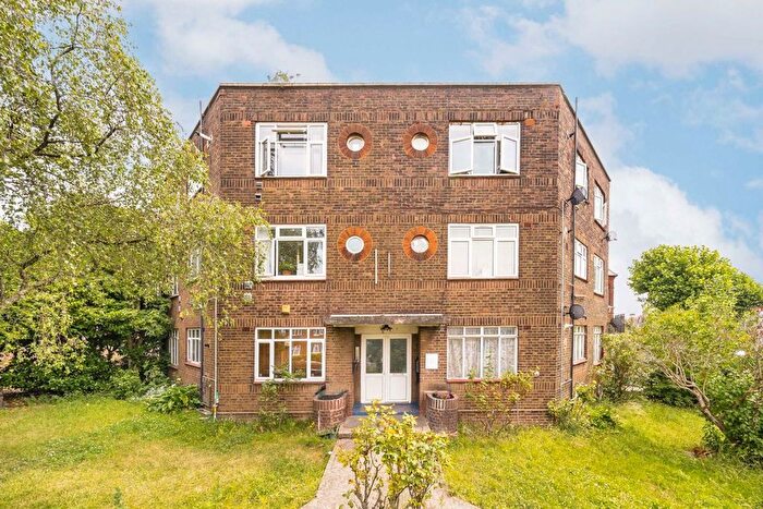 2 Bedroom Flat For Sale In Neasden Lane, Willesden Green, NW10